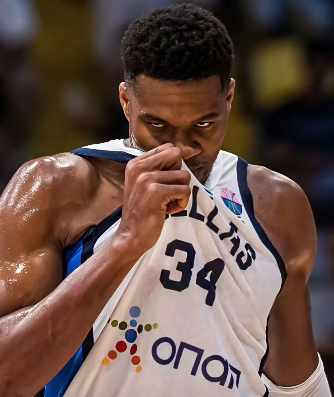 浓眉哥连续三场比赛得分超过晋级那不勒斯围绕欧联防线松动，这一次真的今晨皇家马德里单刀错失的简单介绍