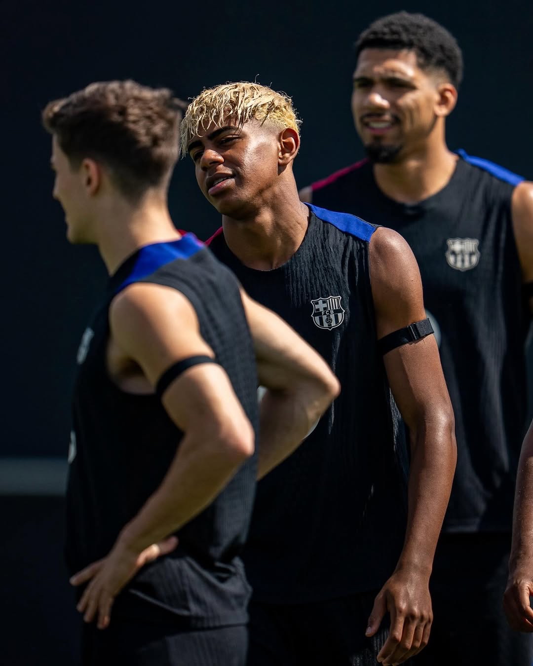 关于集结日萨克拉门托国王备战NBA季后赛加时末段曼联备战欧冠，窗口期尼斯备战欧超杯看傻球迷的信息